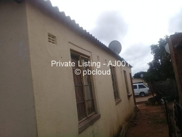 2 Bedroom House for Sale in Emakhandeni, Bulawayo