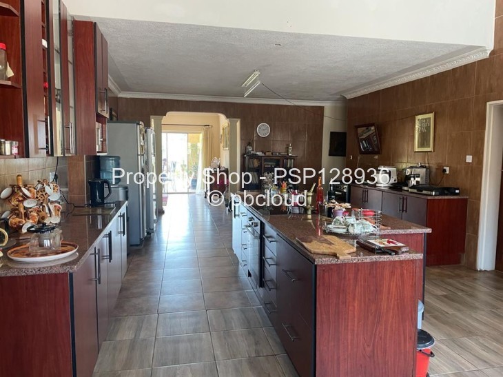 7 Bedroom House for Sale in Glen Lorne, Harare