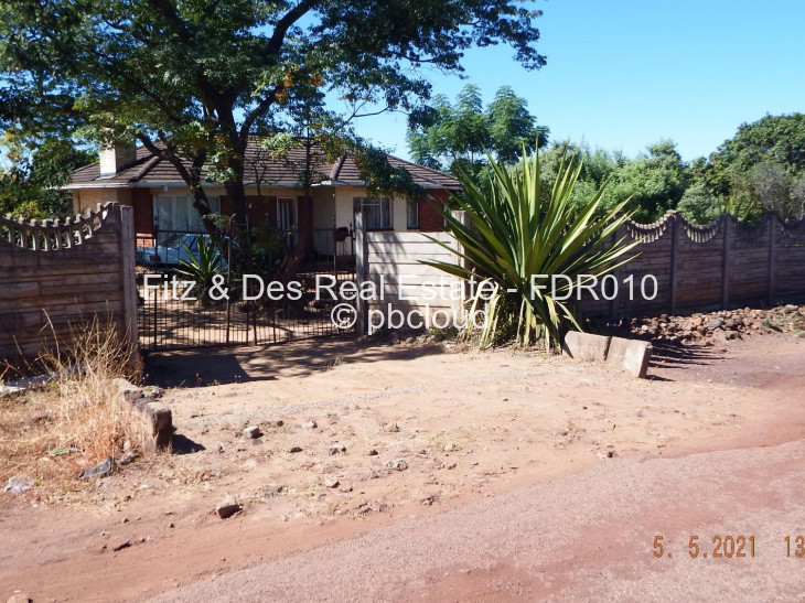 3 Bedroom House for Sale in Redcliff, Redcliff