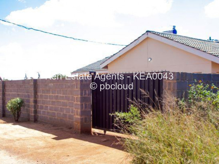 3 Bedroom House for Sale in Mahatshula, Bulawayo