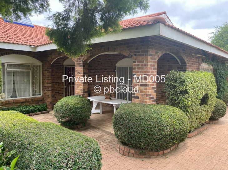 4 Bedroom House for Sale in Four Winds, Bulawayo
