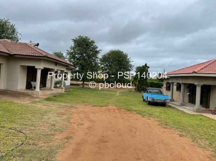 Townhouse/Complex/Cluster for Sale in Chiredzi, Chiredzi