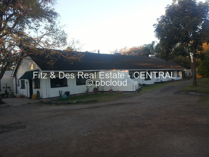 6 Bedroom House for Sale in KweKwe, Kwekwe