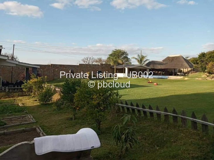 2 Bedroom Cottage/Garden Flat for Sale in Manresa, Harare