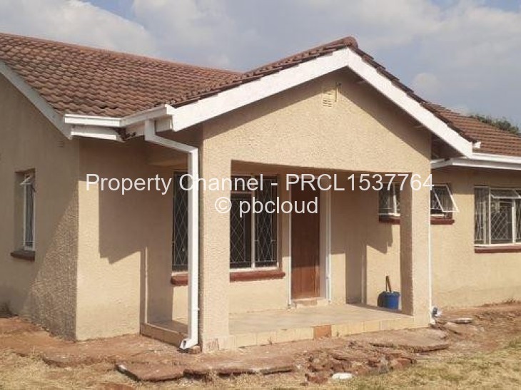 2 Bedroom Cottage/Garden Flat to Rent in Bluff Hill, Harare