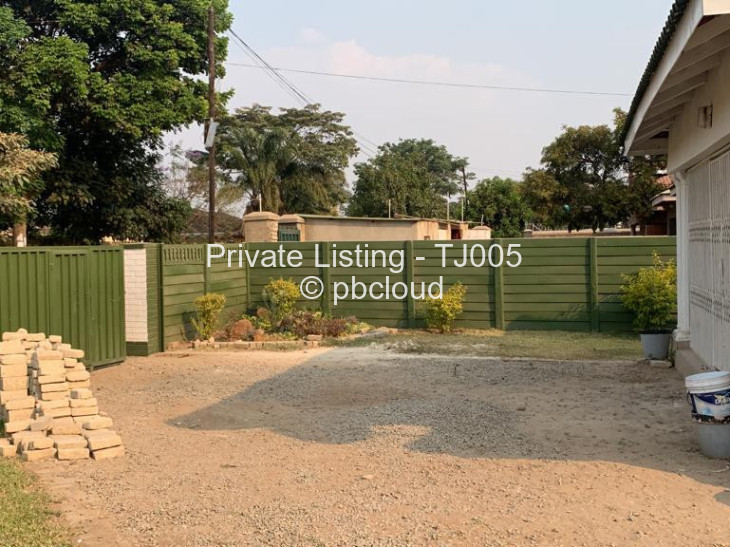 4 Bedroom House for Sale in Southerton, Harare