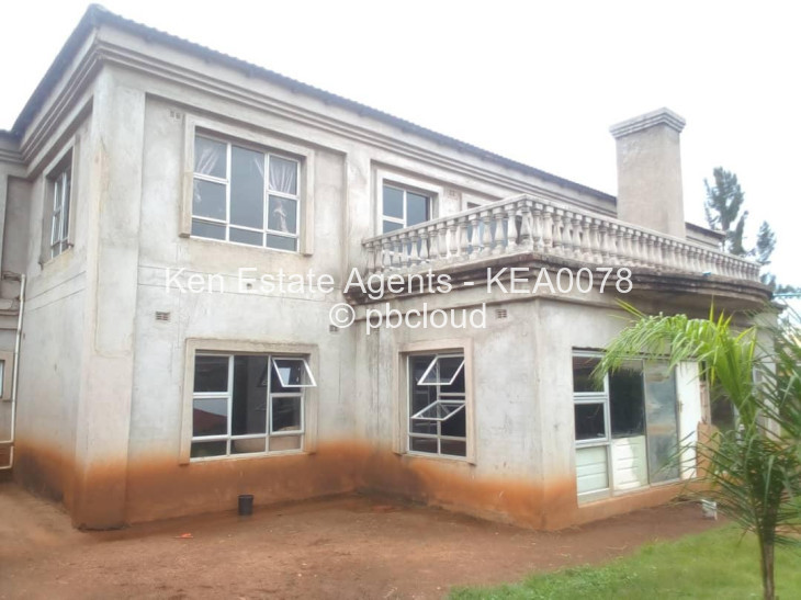 8 Bedroom House for Sale in Selbourne Park, Bulawayo
