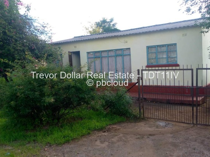 2 Bedroom House for Sale in Ivene, Gweru