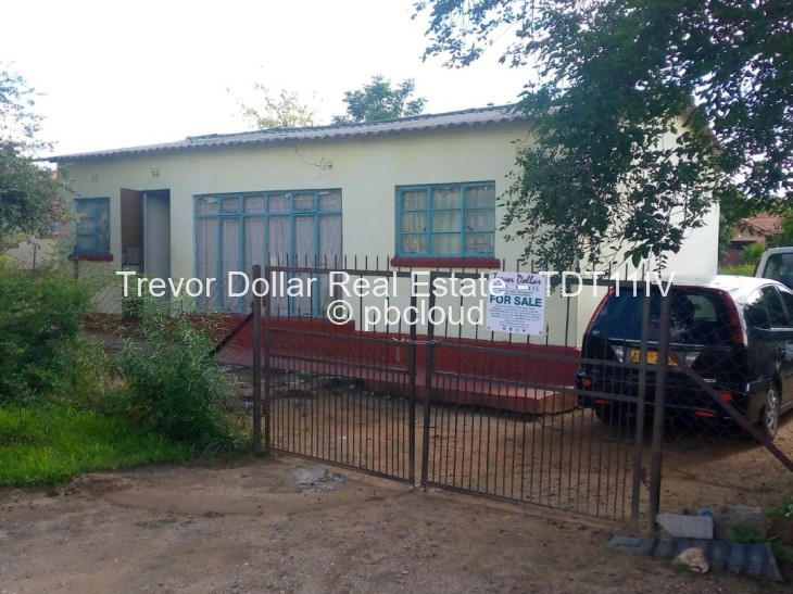 2 Bedroom House for Sale in Ivene, Gweru