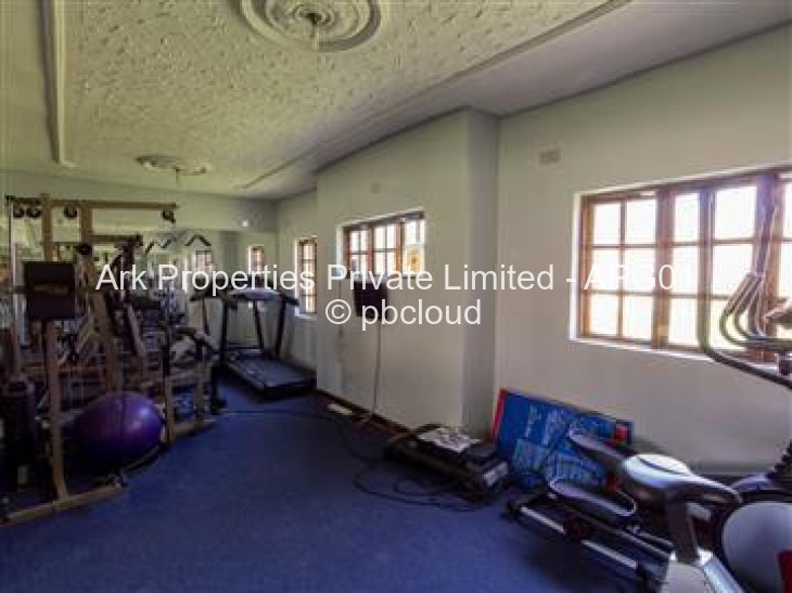 6 Bedroom House for Sale in Hogerty Hill, Harare