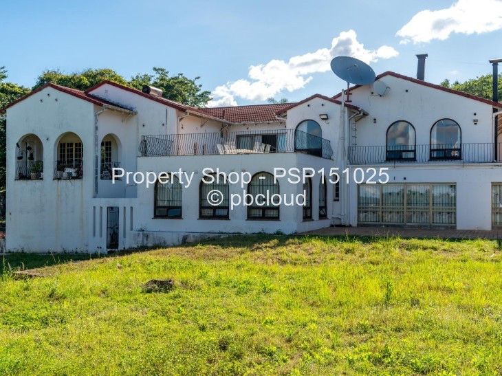 6 Bedroom House for Sale in Helensvale, Harare