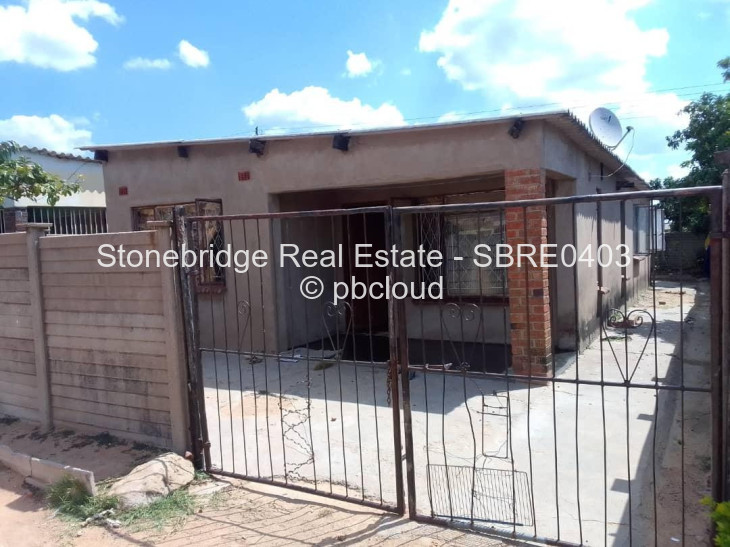 4 Bedroom House for Sale in Magwegwe, Bulawayo