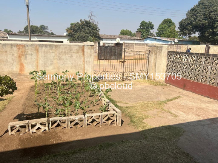 4 Bedroom House for Sale in Highfield, Harare
