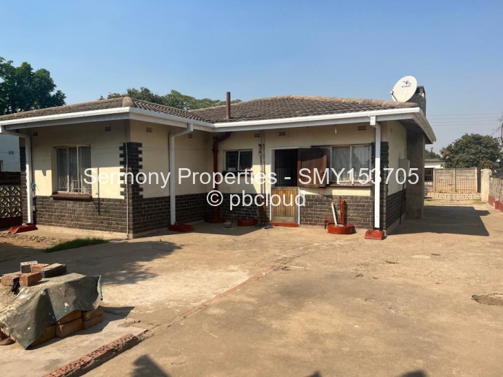 4 Bedroom House for Sale in Highfield, Harare