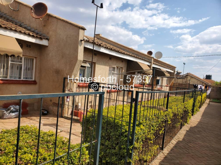 8 Bedroom House for Sale in Westlea Hre, Harare