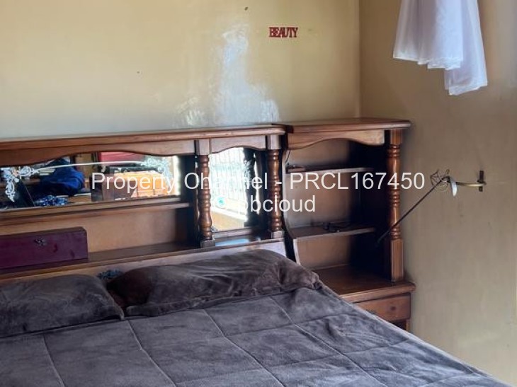 Stand for Sale in Cold Comfort, Harare