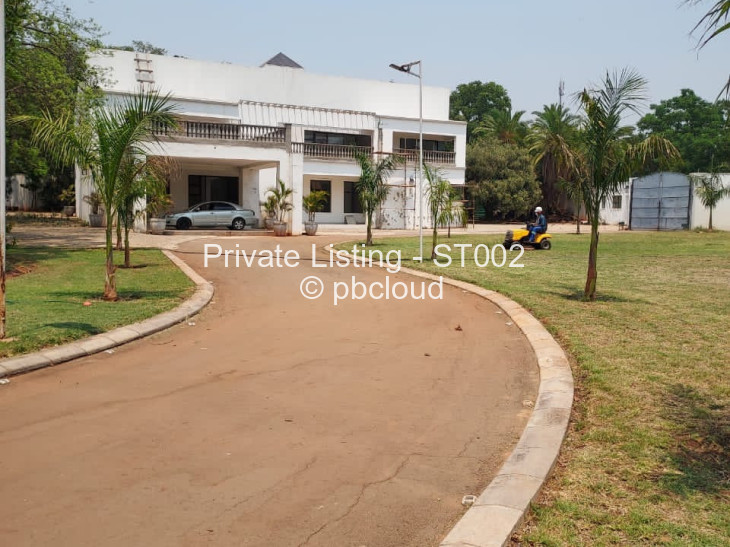 Commercial Property to Rent in Glen Lorne, Harare