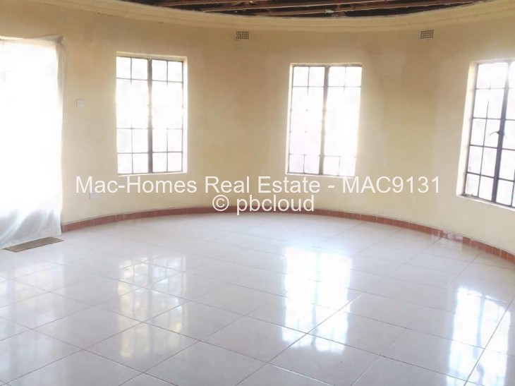5 Bedroom House for Sale in Mainway Meadows, Harare