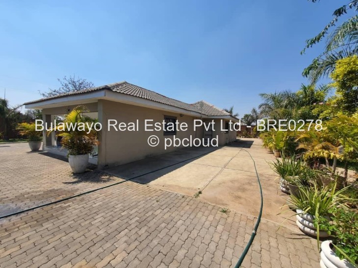 2 Bedroom House for Sale in Sunning Hill, Bulawayo