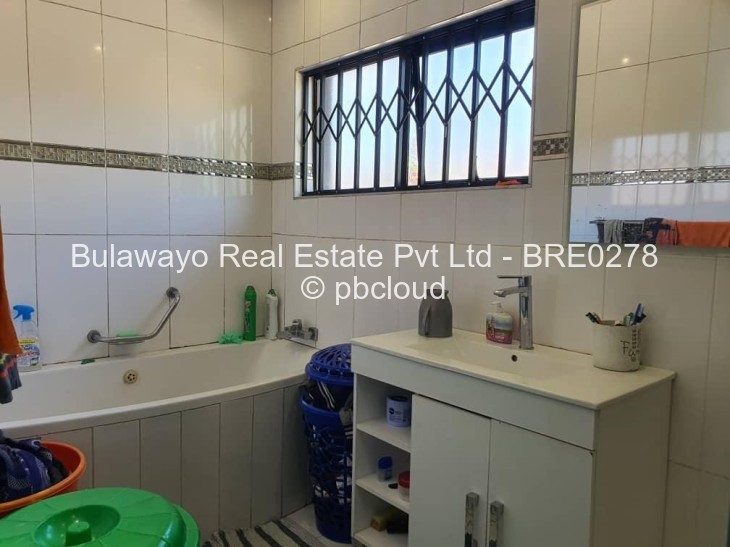 2 Bedroom House for Sale in Sunning Hill, Bulawayo