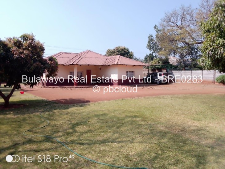 2 Bedroom House for Sale in Queens Park West, Bulawayo