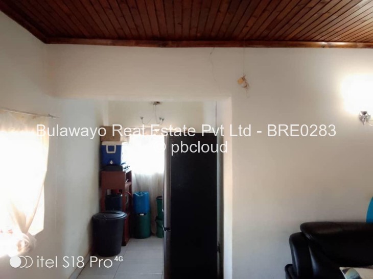 2 Bedroom House for Sale in Queens Park West, Bulawayo