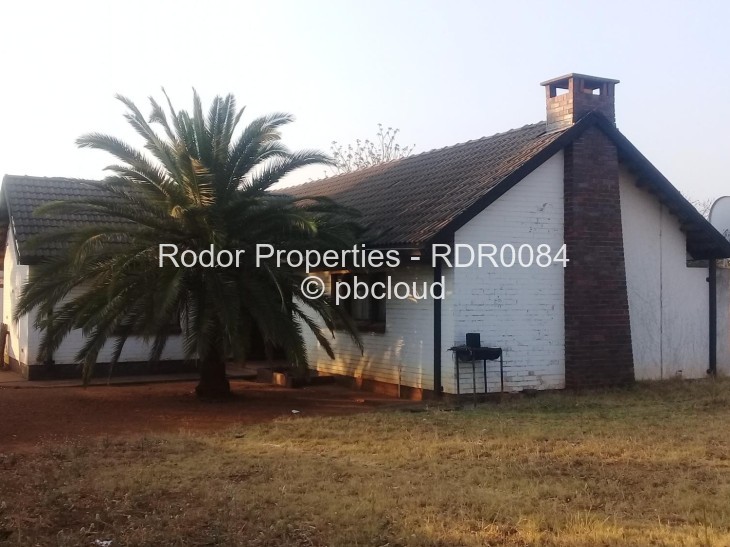 2 Bedroom House for Sale in Hillcrest, Bulawayo