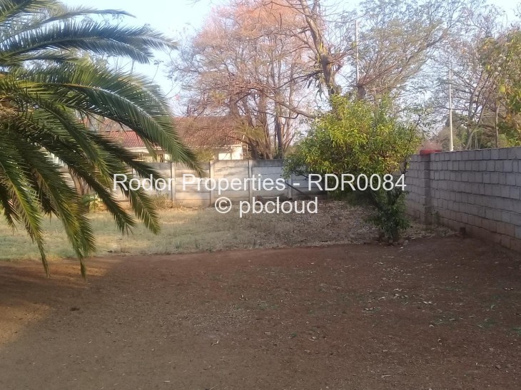 2 Bedroom House for Sale in Hillcrest, Bulawayo