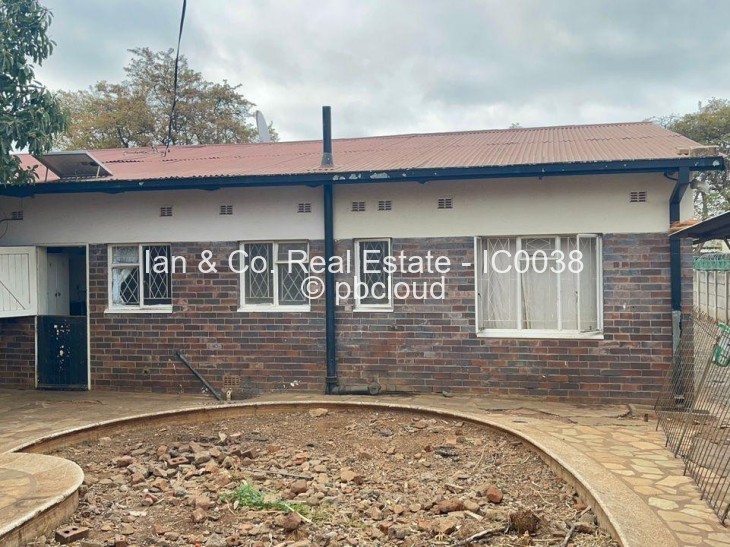 3 Bedroom House to Rent in Paddonhurst, Bulawayo