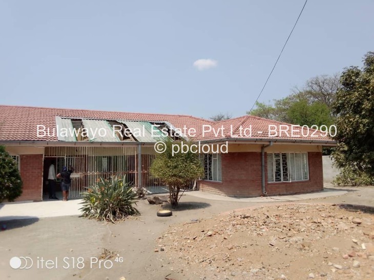 4 Bedroom House for Sale in Hillside Byo, Bulawayo