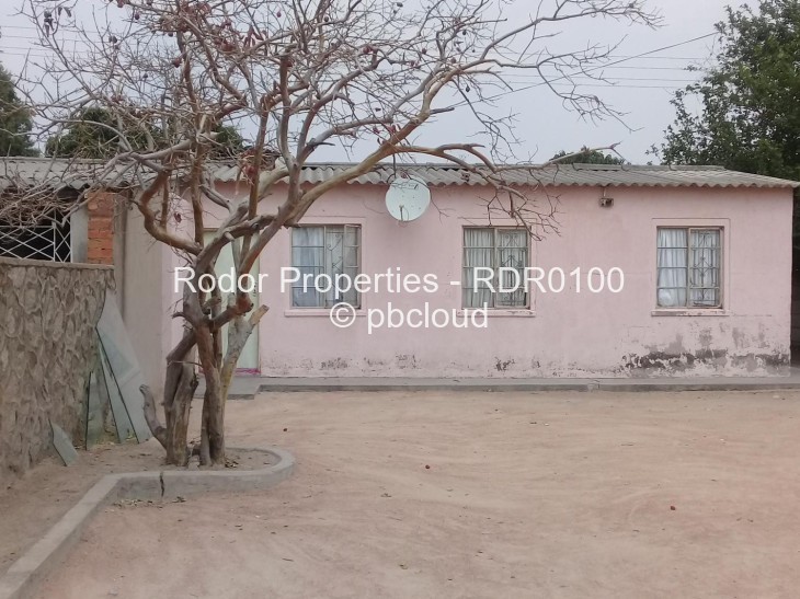 2 Bedroom House for Sale in Gwabalanda, Bulawayo