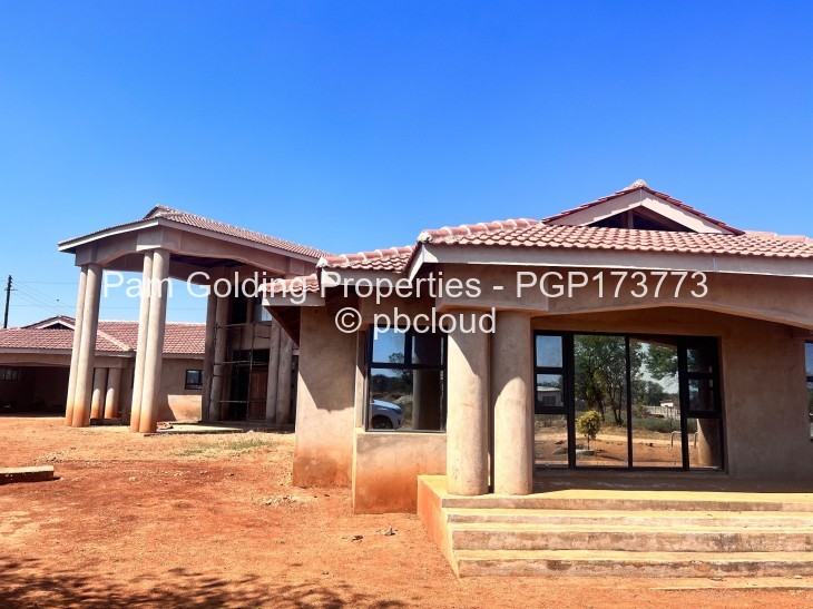 4 Bedroom House for Sale in Newton West, Bulawayo