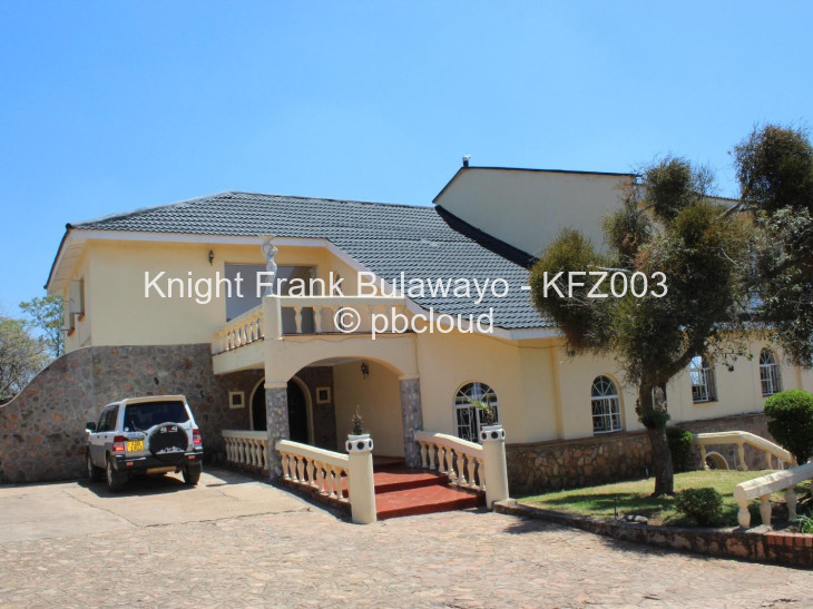 Townhouse/Complex/Cluster for Sale in Burnside, Bulawayo