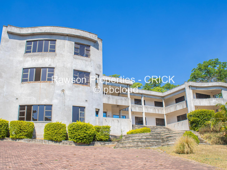 8 Bedroom House for Sale in Carrick Creagh Estate, Harare