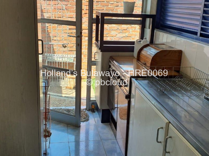 2 Bedroom House for Sale in Bulawayo City Centre, Bulawayo