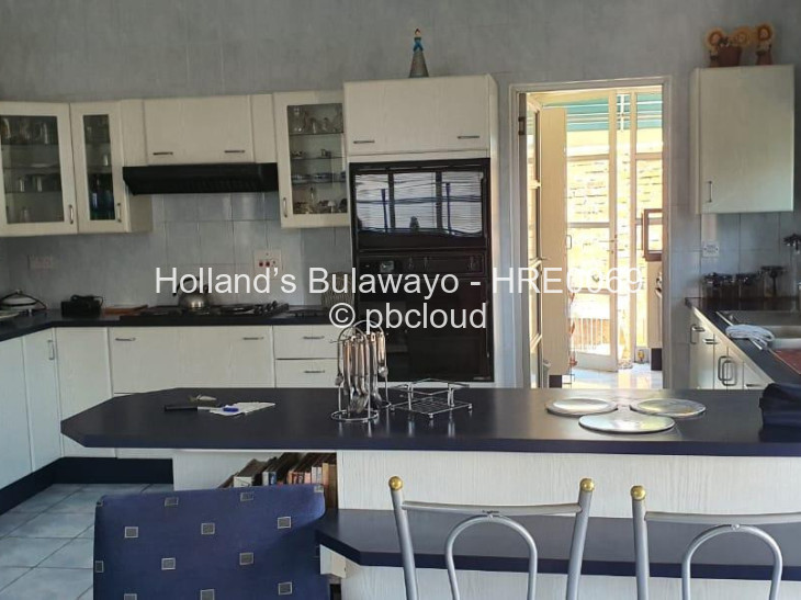 2 Bedroom House for Sale in Bulawayo City Centre, Bulawayo