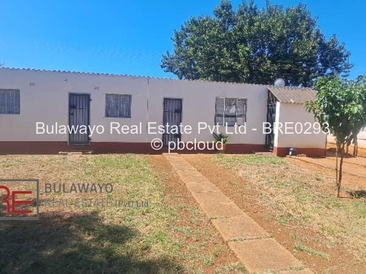 4 Bedroom House for Sale in Ilanda, Bulawayo