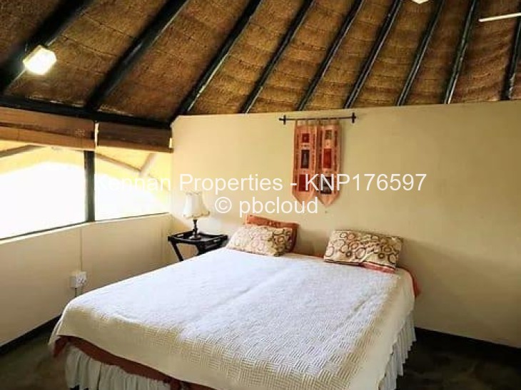 8 Bedroom House for Sale in Msuna, Msuna