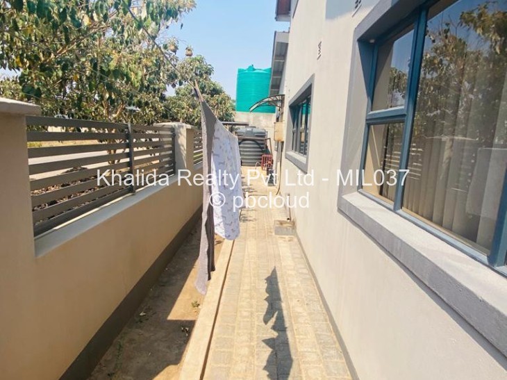 Townhouse/Complex/Cluster for Sale in Arlington, Harare