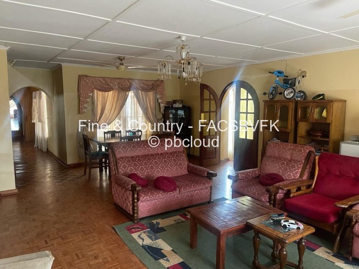 4 Bedroom House for Sale in Buena Vista, Bulawayo