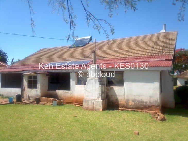 3 Bedroom House for Sale in Montrose Byo, Bulawayo
