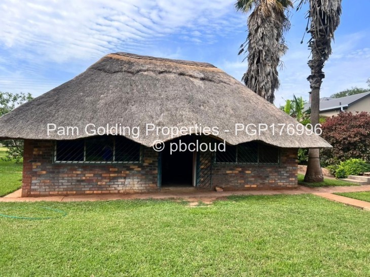 5 Bedroom House for Sale in Four Winds, Bulawayo