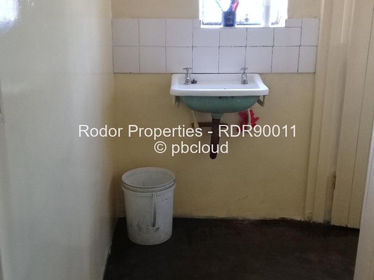 5 Bedroom House for Sale in Queens Park West, Bulawayo