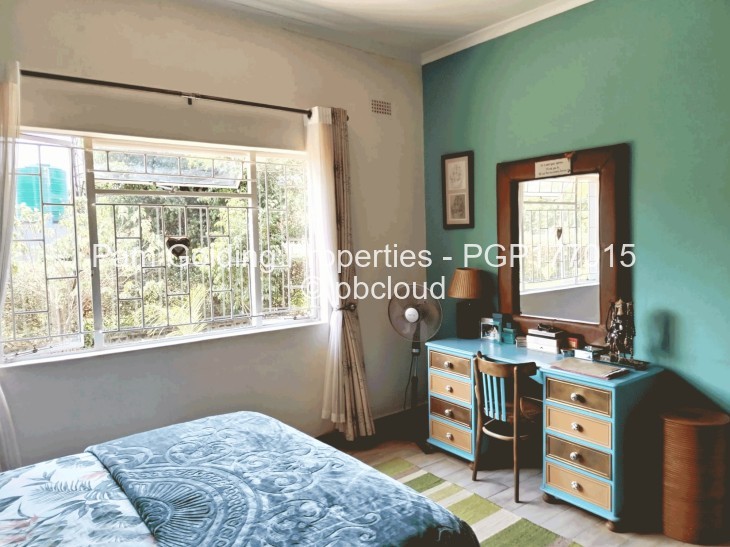 6 Bedroom House for Sale in Kadoma, Kadoma