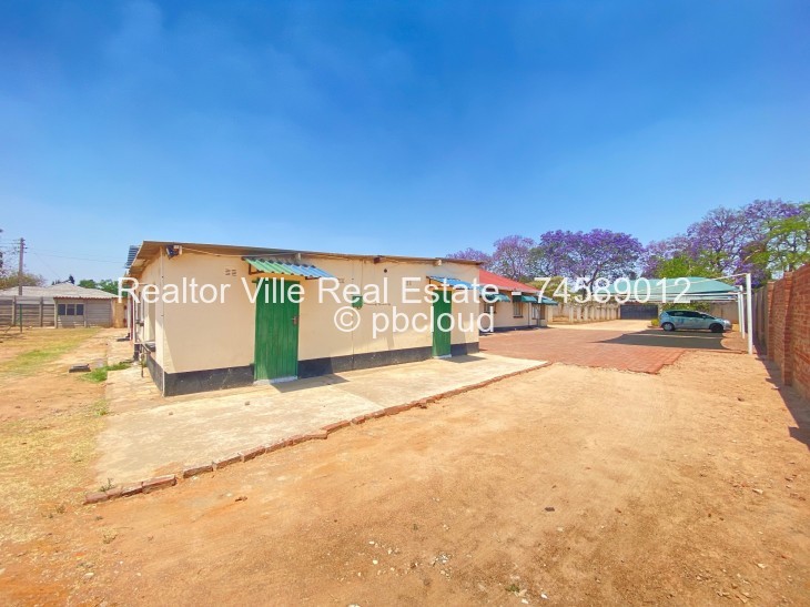 7 Bedroom House for Sale in Waterfalls, Harare