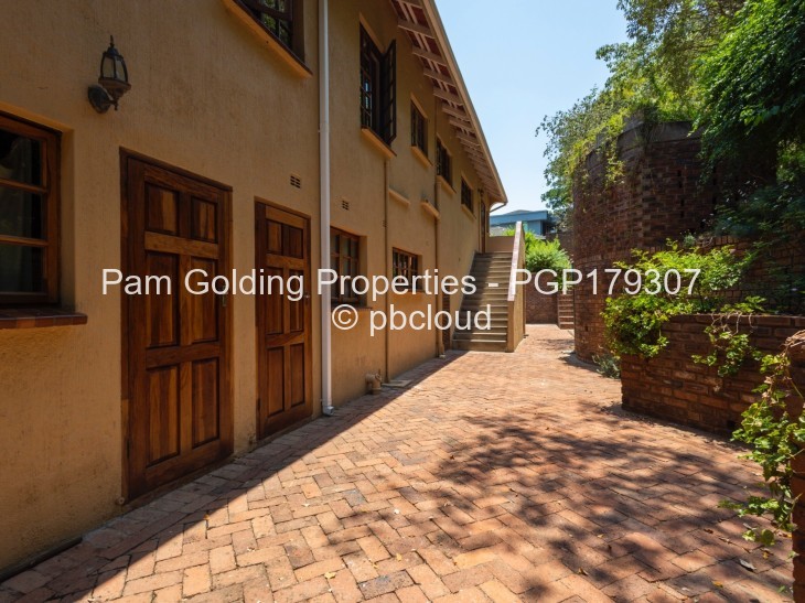 5 Bedroom House for Sale in Borrowdale Brooke, Harare