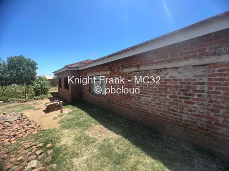 5 Bedroom House for Sale in Dzivarasekwa, Harare