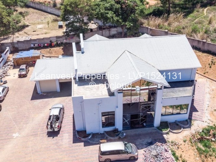 6 Bedroom House for Sale in Carrick Creagh Estate, Harare
