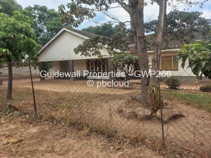 5 Bedroom House for Sale in Chadcombe, Harare