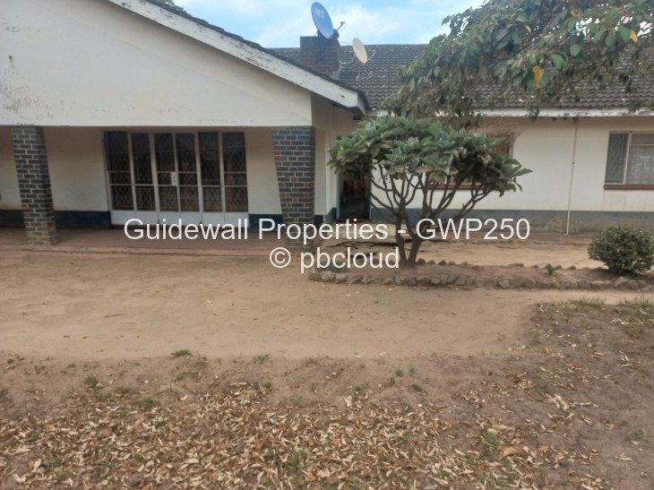 5 Bedroom House for Sale in Chadcombe, Harare